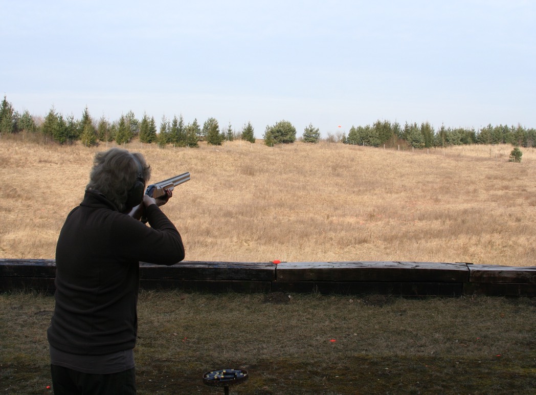 Ausbildungsschießen in der Disziplin Wurftaube. Schießstand Falkenhagen
